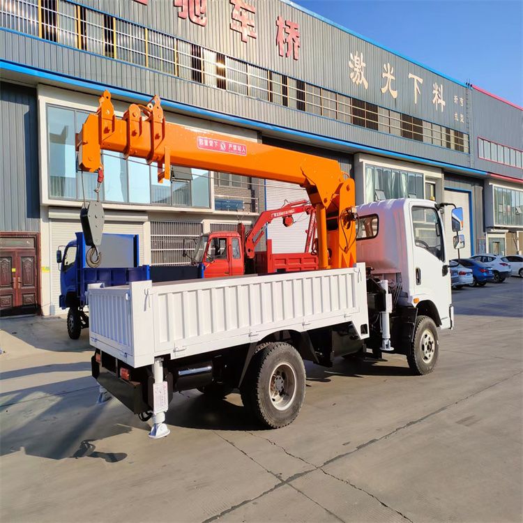 玉泉区三轮随车吊定制 农用改装机自备吊中瑞长期出售